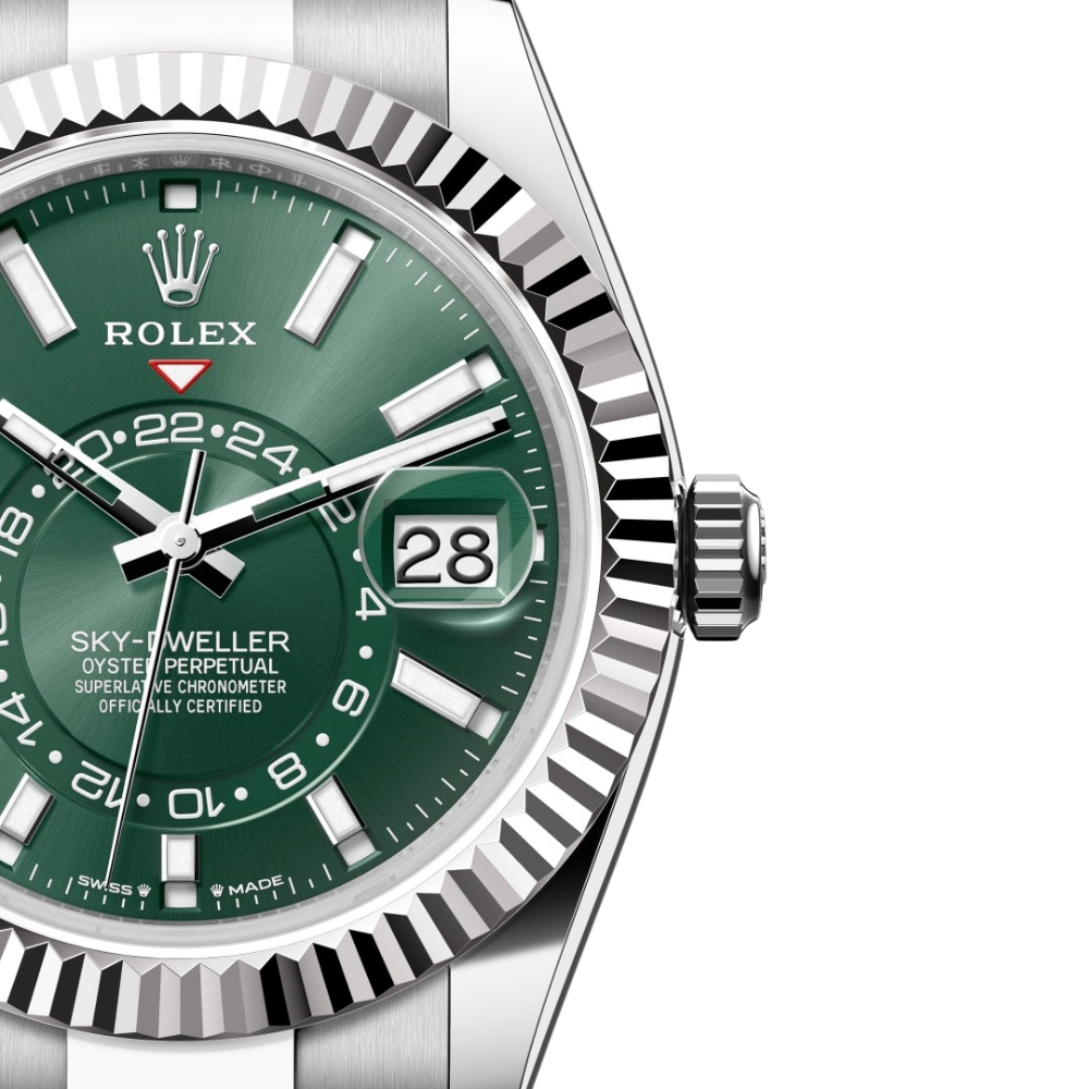 Sport-dress three-hand, steel, green sunburst dial