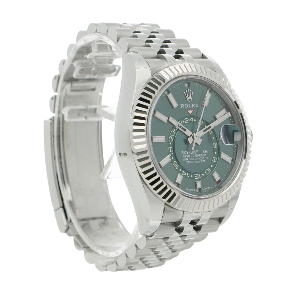 Sport-dress three-hand, steel, green sunburst dial