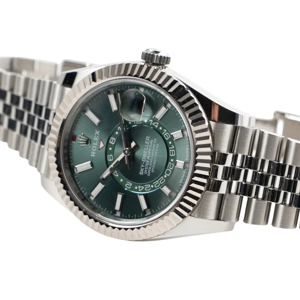 Sport-dress three-hand, steel, green sunburst dial