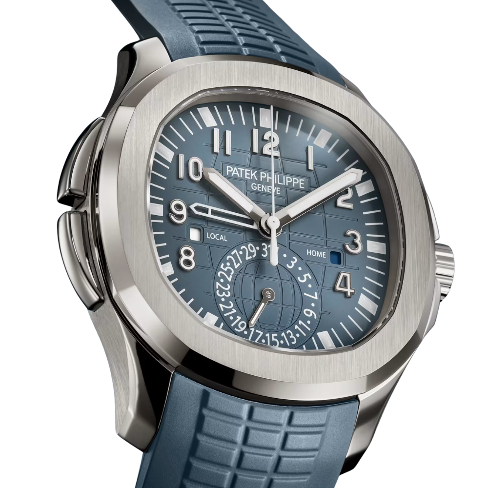 Round, steel, navy sunburst dial, navy rubber strap