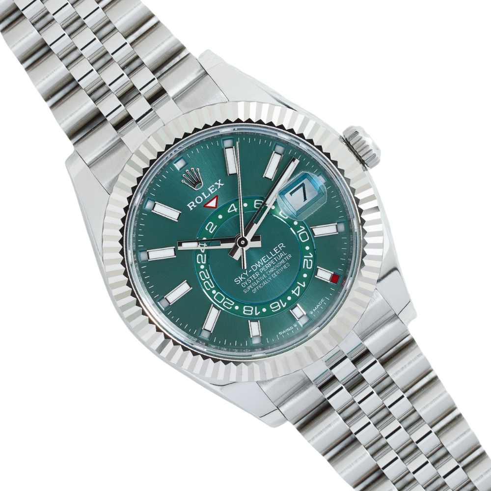 Sport-dress three-hand, steel, green sunburst dial