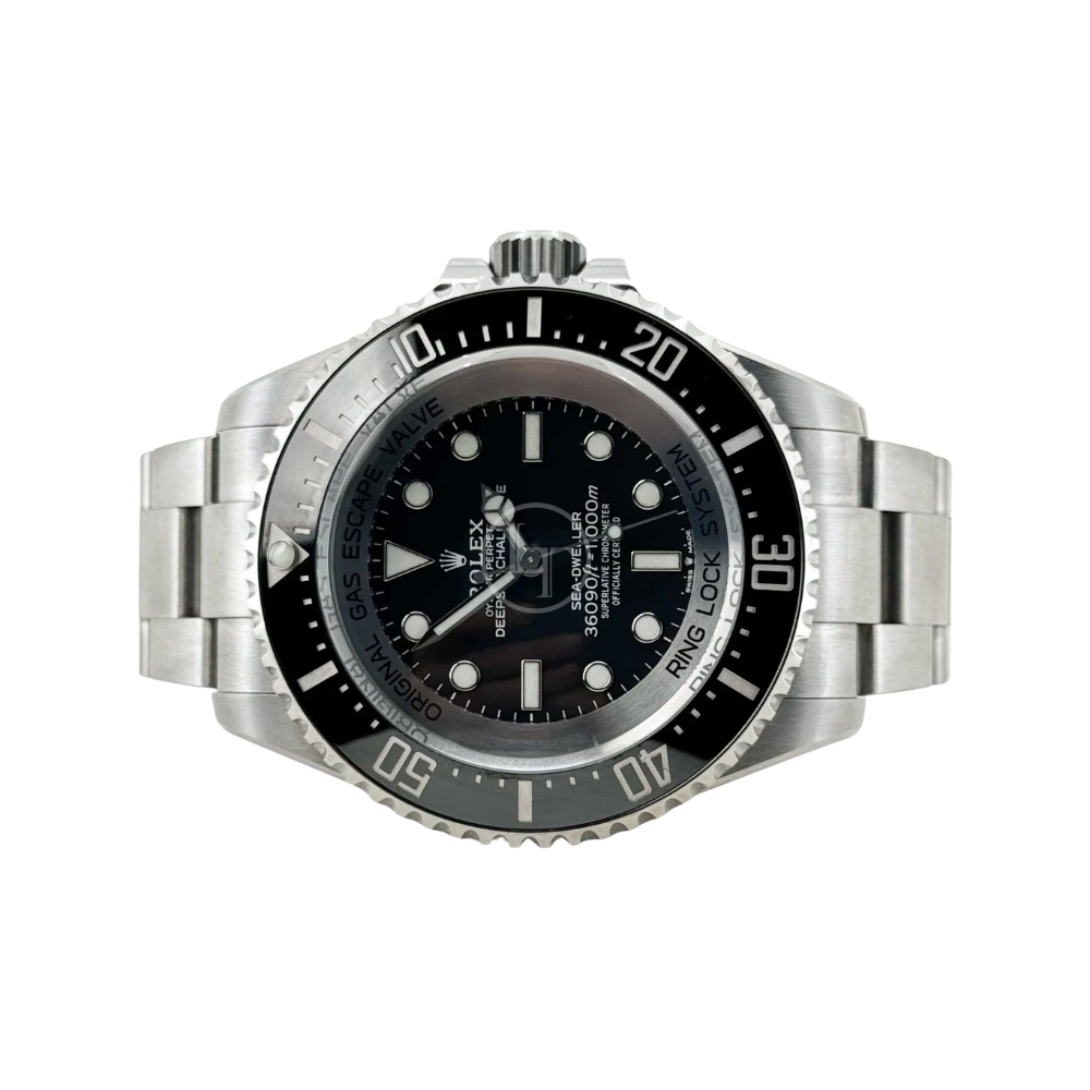 Sporty rectangular, steel, black dial