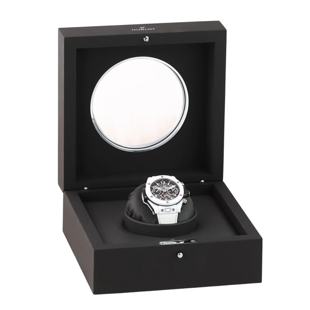 Square sporty case in white ceramic look, panda chronograph with red accents