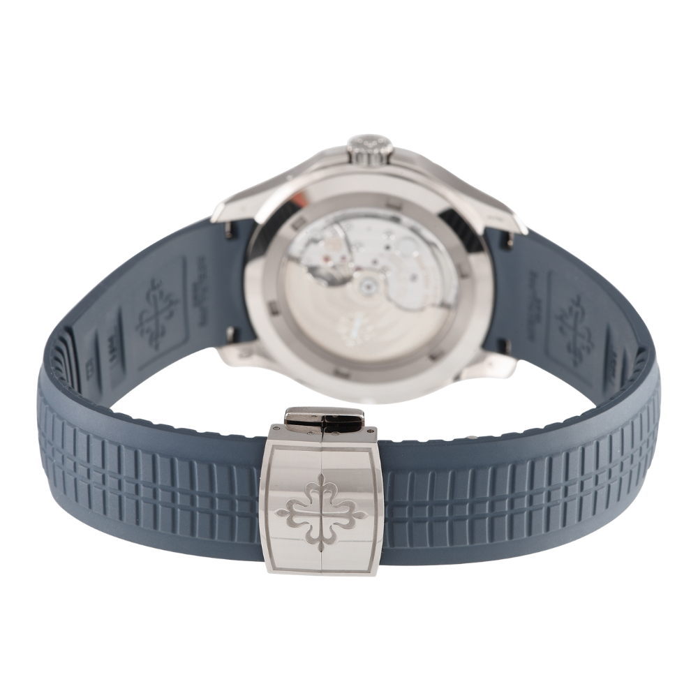 Round, steel, navy sunburst dial, navy rubber strap