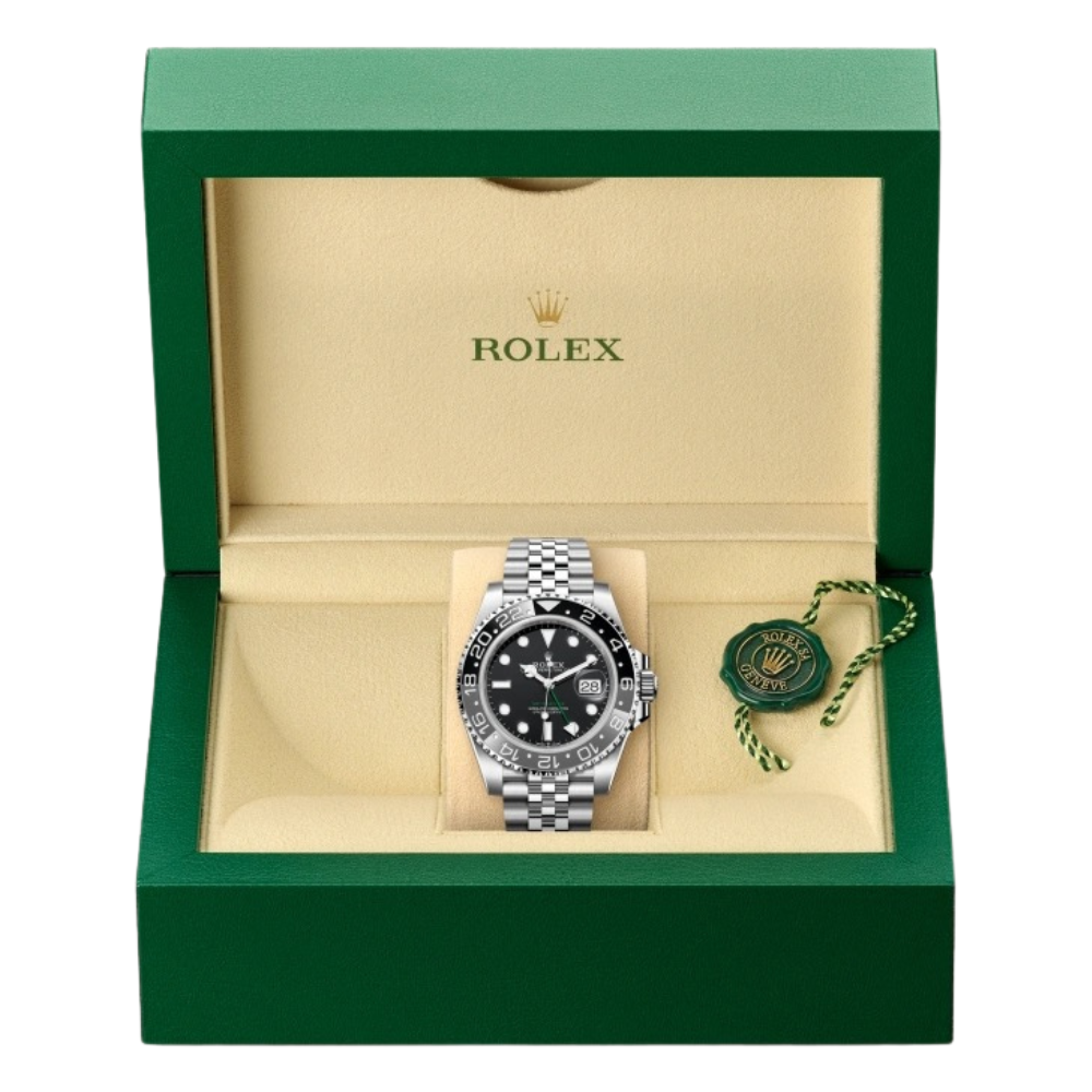 Classic three-hand, polished steel, smooth bezel, black dial with triangle at 12