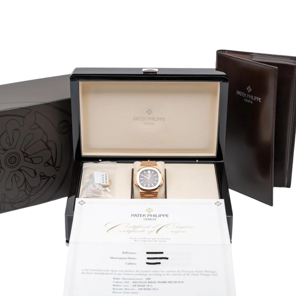 Rounded square with pushers on both sides, full rose gold, black dial