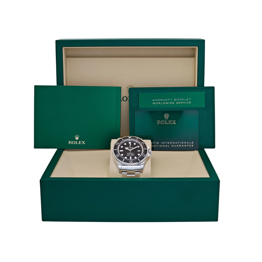 Sporty rectangular, steel, black dial